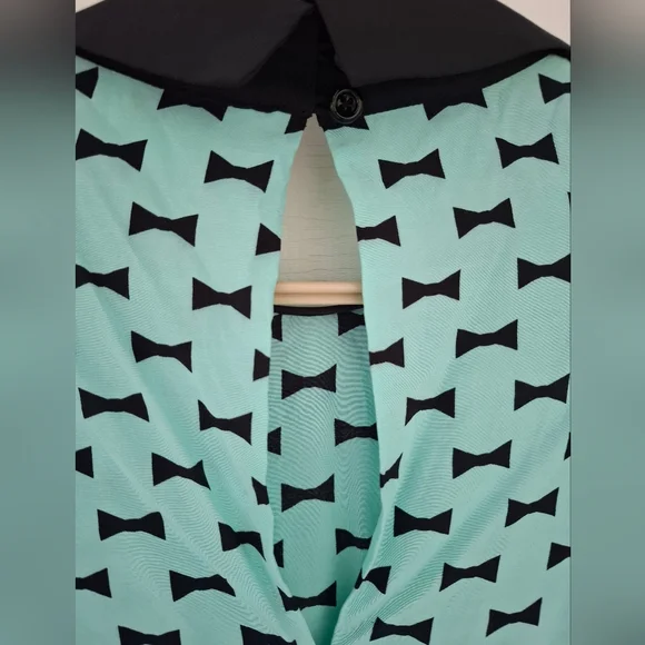 Kate Spade Isadora Mint Green And Black Silk Top Size 2 - Picture 7 of 9